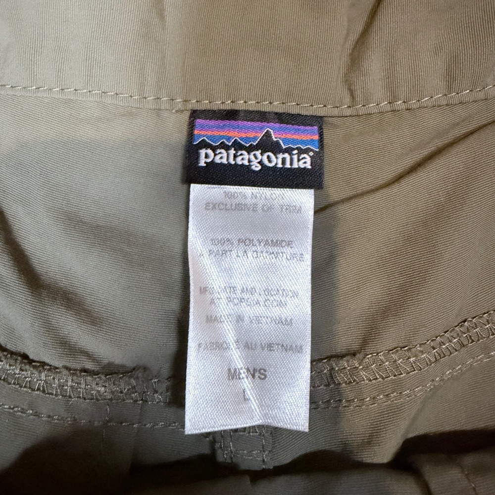Patagonia Men's Size L Casual Outdoor Cargo Shorts Khaki Lightweight - Picture 4 of 7